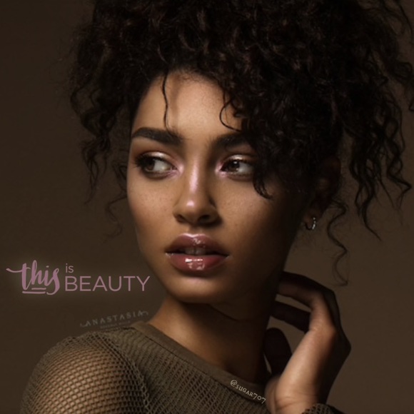 🎉HP🎉 Anastasia Aurora Glow Kit Palette - Picture 5 of 8